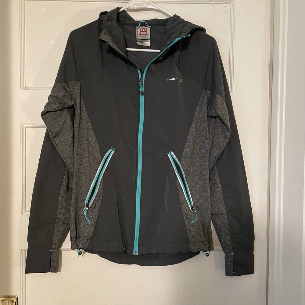 Running Shell/ Running Jacket Gray Size Medium Avalanche Brand